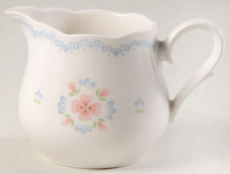 Chantilly Creamer by Nikko-1