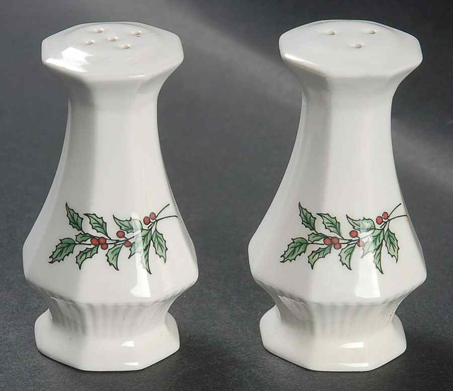 Christmastime Salt & Pepper Set by Nikko-1