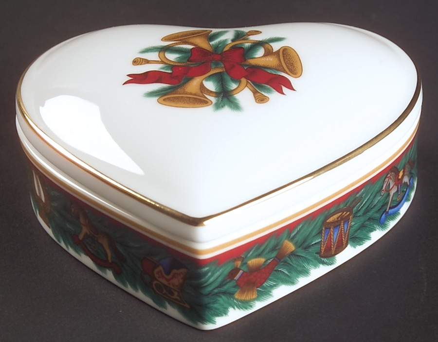 Christmas Tradition Heart Shape Box & Lid by Nikko-1