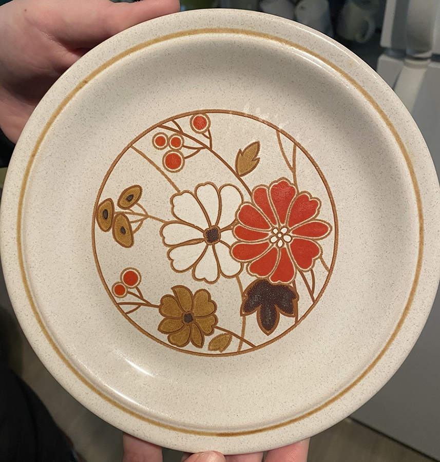 Claret Dinner Plate by Nikko-1