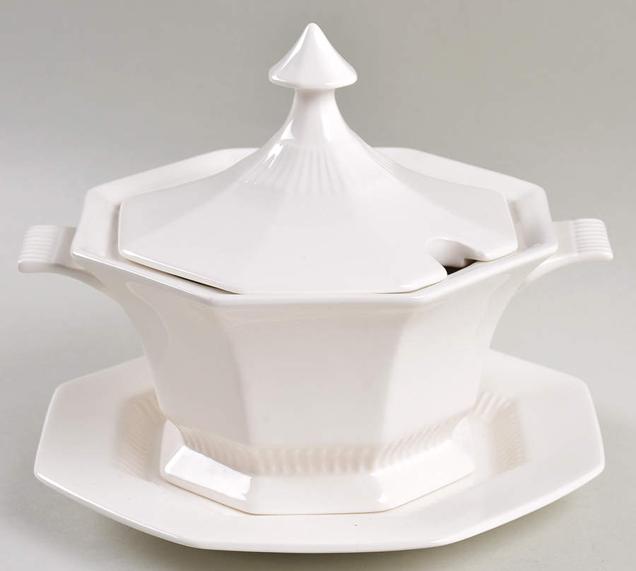 Classic White Sauce Boat & Lid with Underplate by Nikko-1