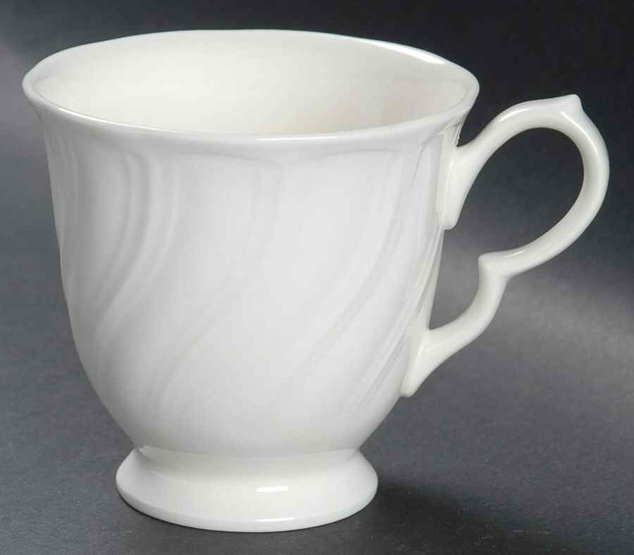 Crown White Footed Cup by Nikko-1