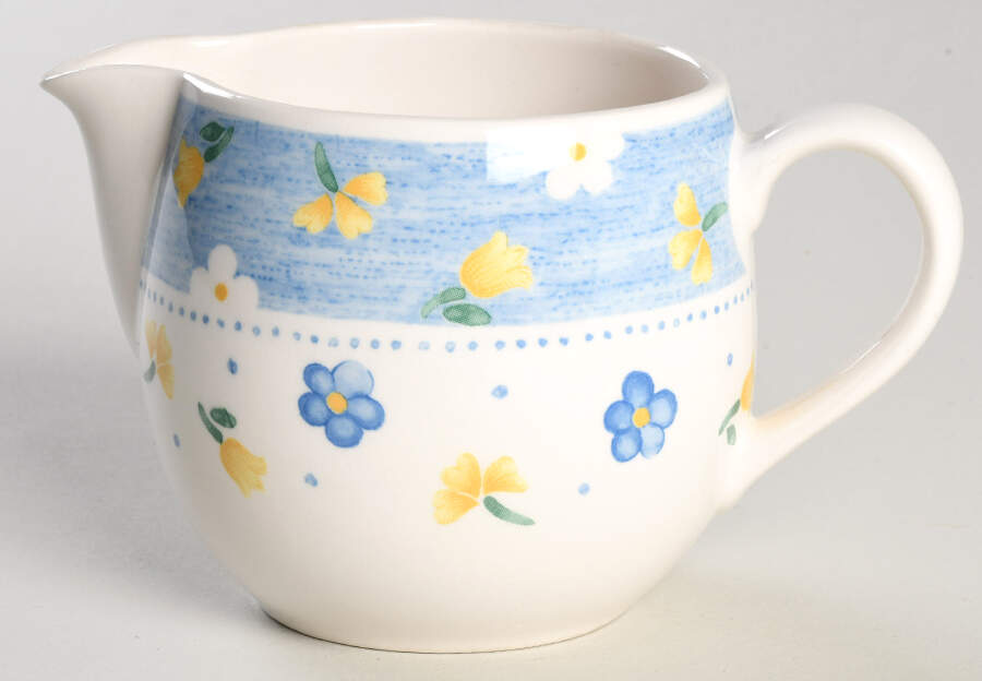 Daisy Delight Creamer by Nikko-1