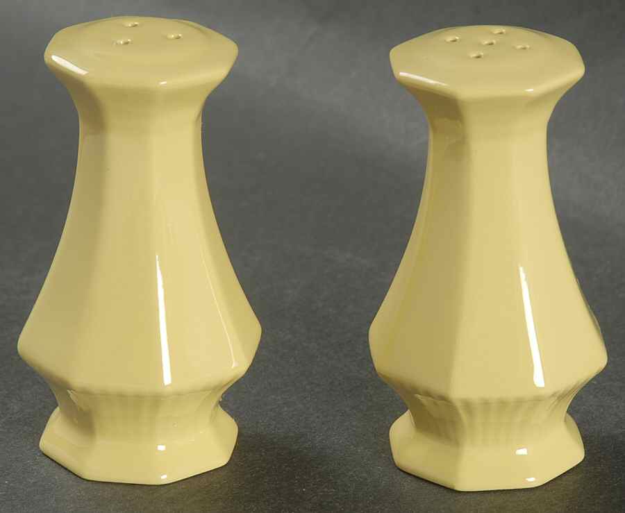 Daffodil Salt & Pepper Set by Nikko-1