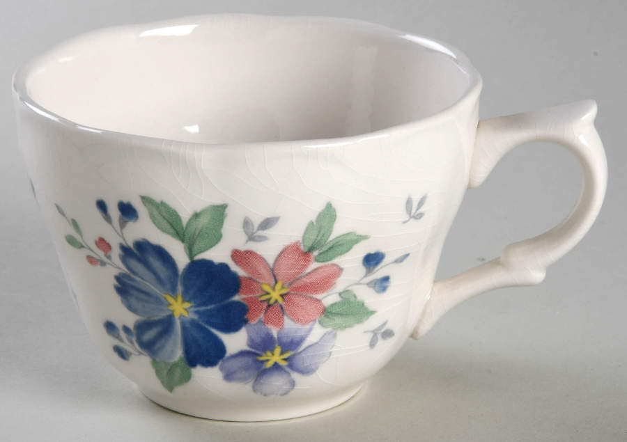 Dauphine Flat Cup by Nikko-1