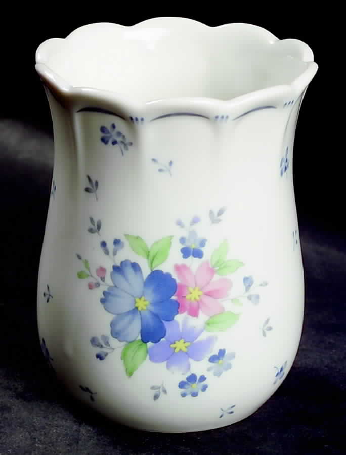 Dauphine China Bathroom Tumbler by Nikko-1