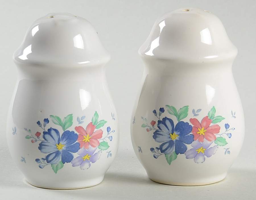 Dauphine Salt & Pepper Set by Nikko-1