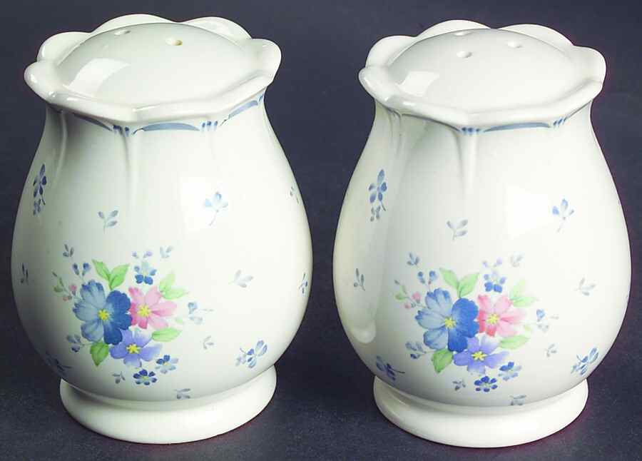Dauphine Salt & Pepper Set by Nikko-1