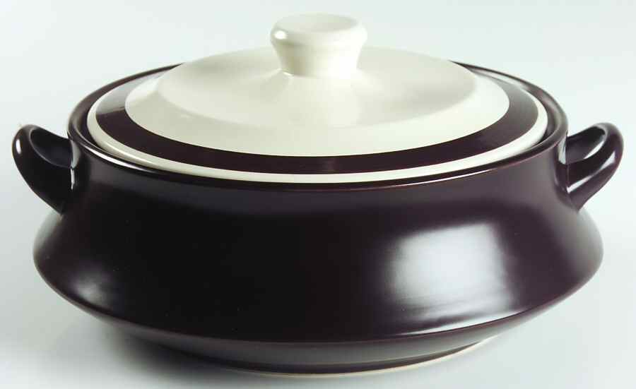 Desert Sand 2.5 Qt Round Covered Casserole by Nikko-1