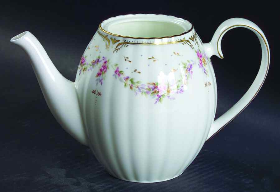 Empress Coffee Pot No Lid by Nikko-1