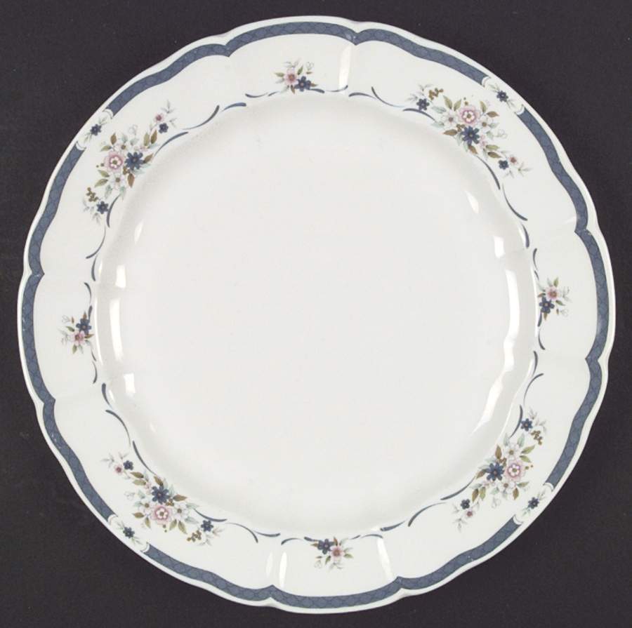 Fascination Dinner Plate by Nikko-1