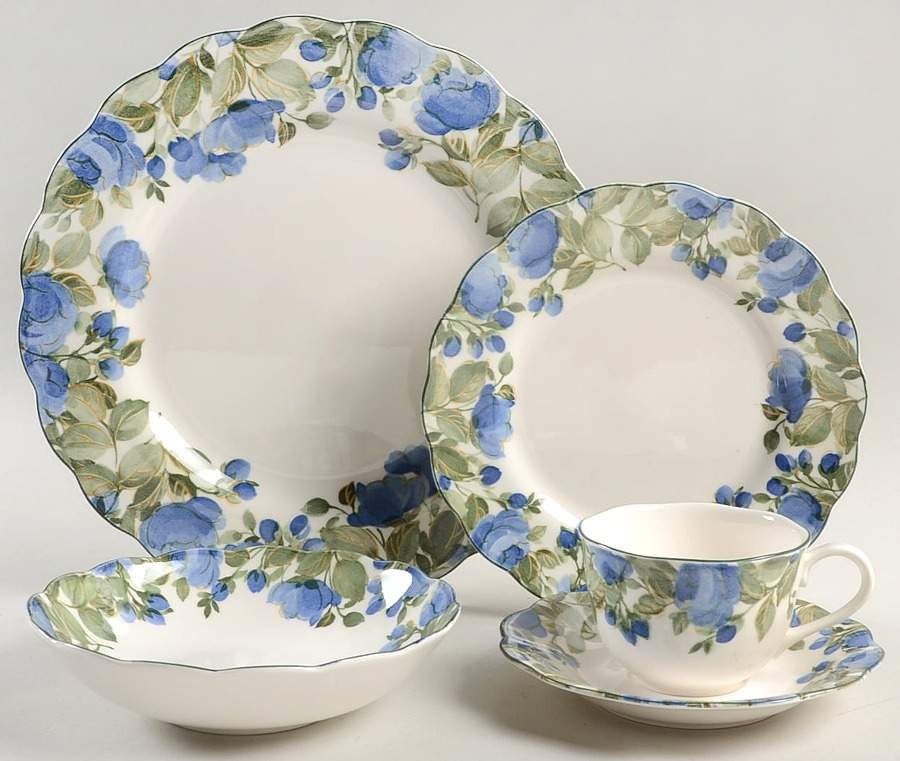 Flirtatious 5 Piece Place Setting by Nikko-1