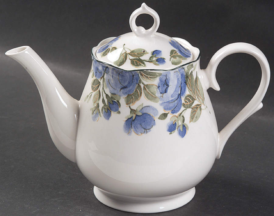 Flirtatious Teapot & Lid by Nikko-1