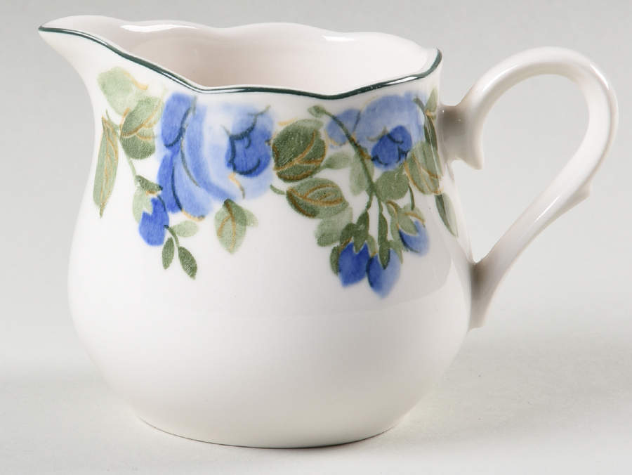 Flirtatious Creamer by Nikko-1