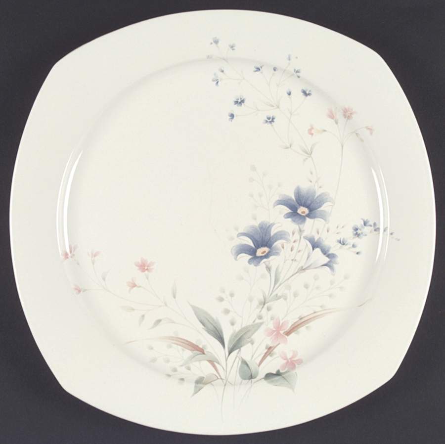 Floret (Quadrille Shape) Dinner Plate by Nikko-1