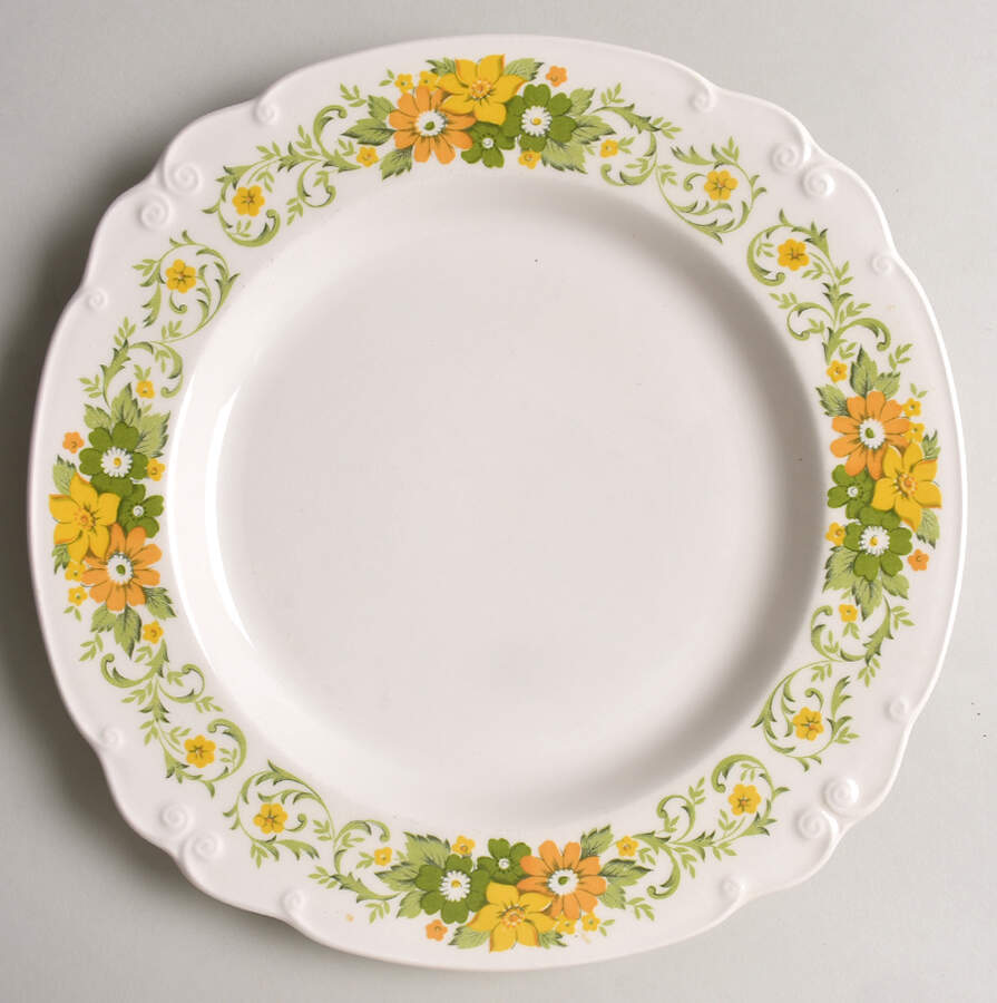 Flourette Dinner Plate by Nikko-1