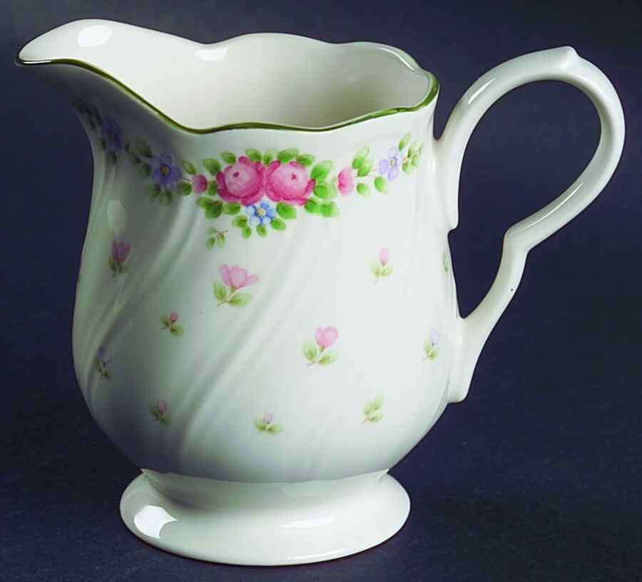 Garland Creamer by Nikko-1