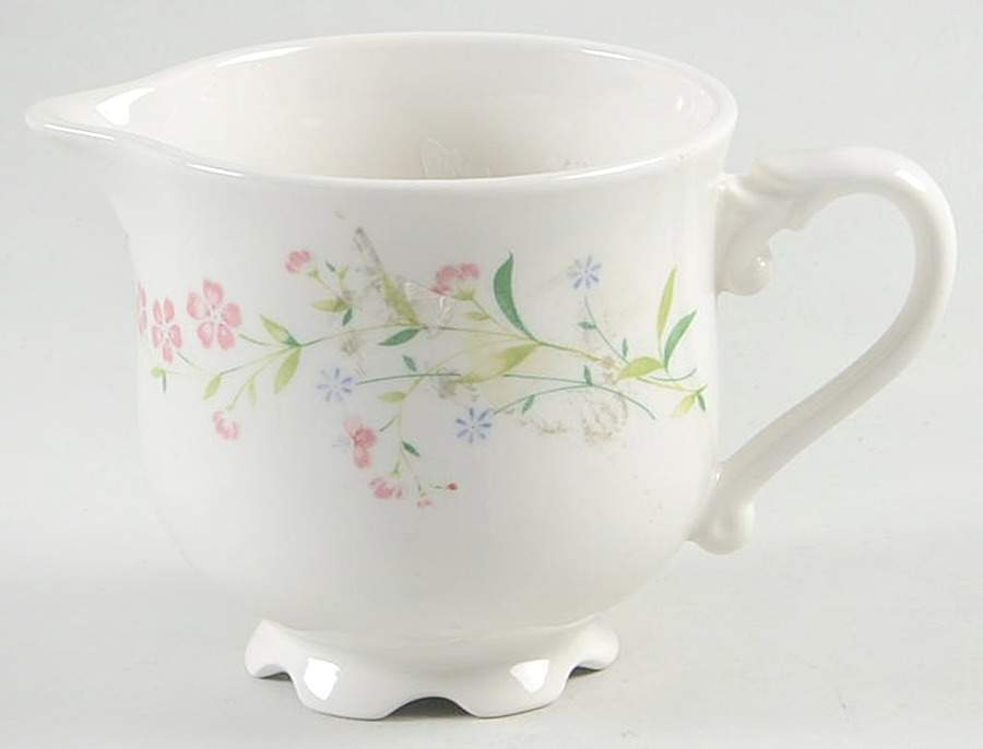 Garland Creamer by Nikko-1