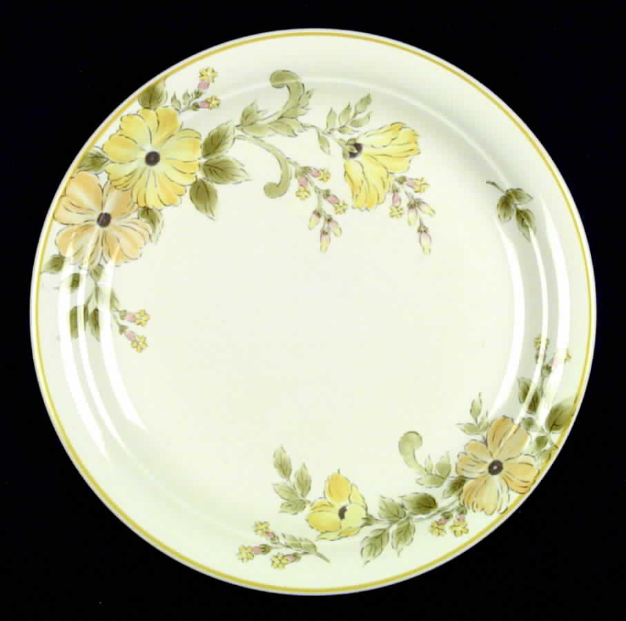 Golden Wreath Dinner Plate by Nikko-1