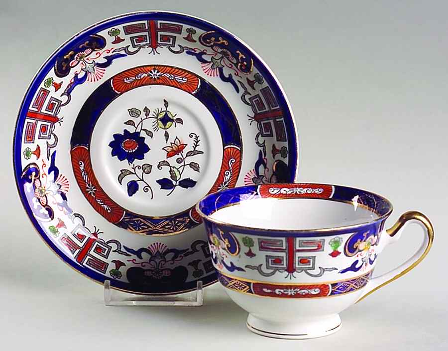 H491 Footed Cup & Saucer Set by Nikko-1