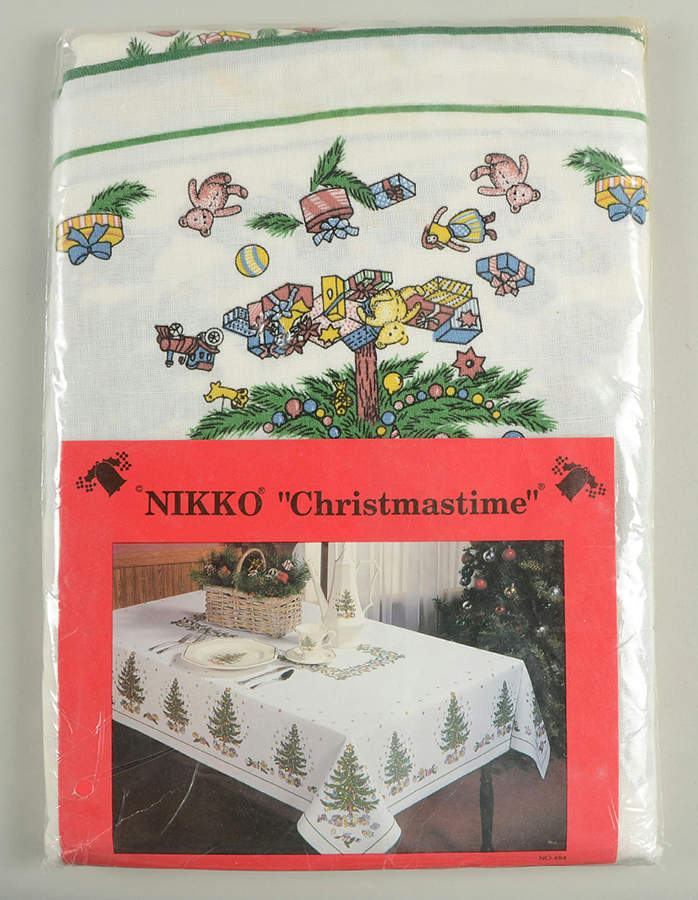 Happy Holidays 60'' X 86'' Oval Tablecloth by Nikko-1