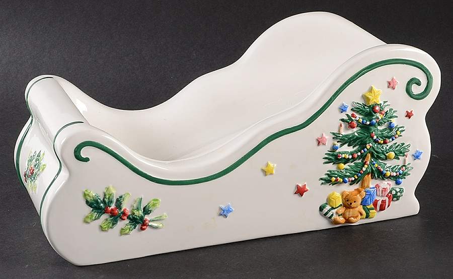 Happy Holidays Sleigh Centerpiece by Nikko-1