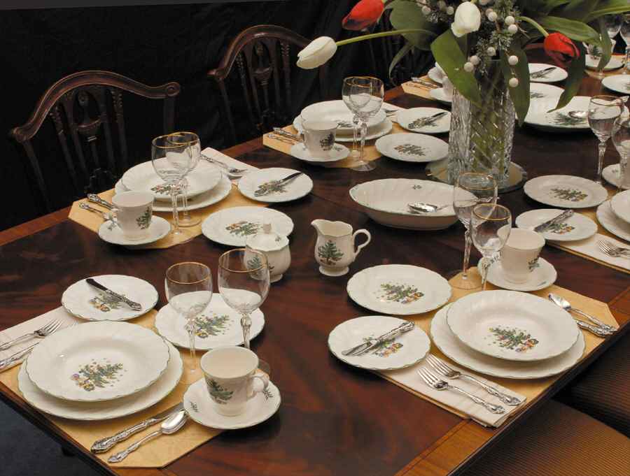 Happy Holidays 61 Piece Estate Set by Nikko-1