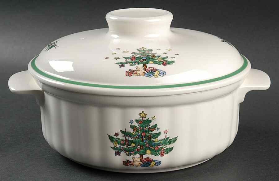 Happy Holidays 1.5 Qt Round Covered Casserole by Nikko-1