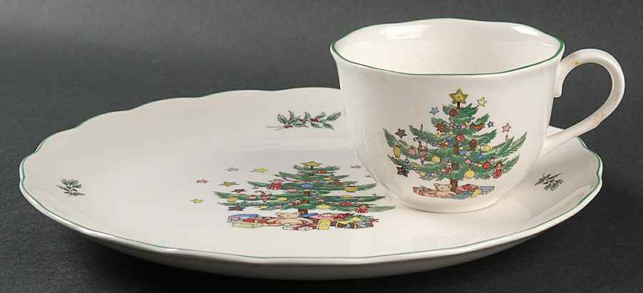 Happy Holidays Snack Plate & Cup Set by Nikko-1