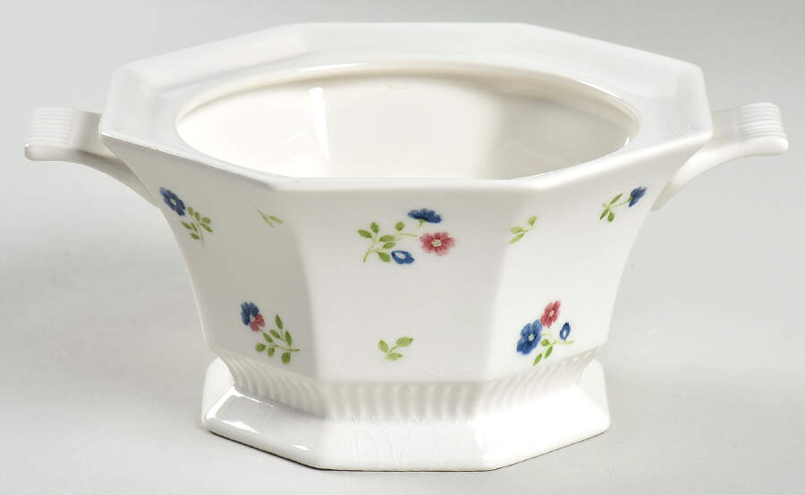 Homespun Sauce Boat No LId by Nikko-1