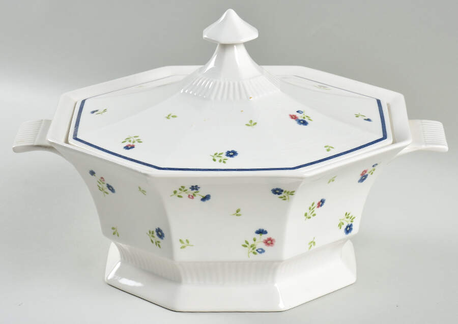 Homespun 2 Qt Round Covered Casserole by Nikko-1