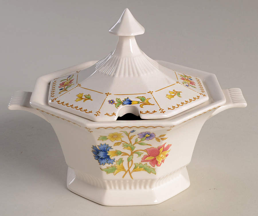 Magenta Sauce Boat & Lid by Nikko-1