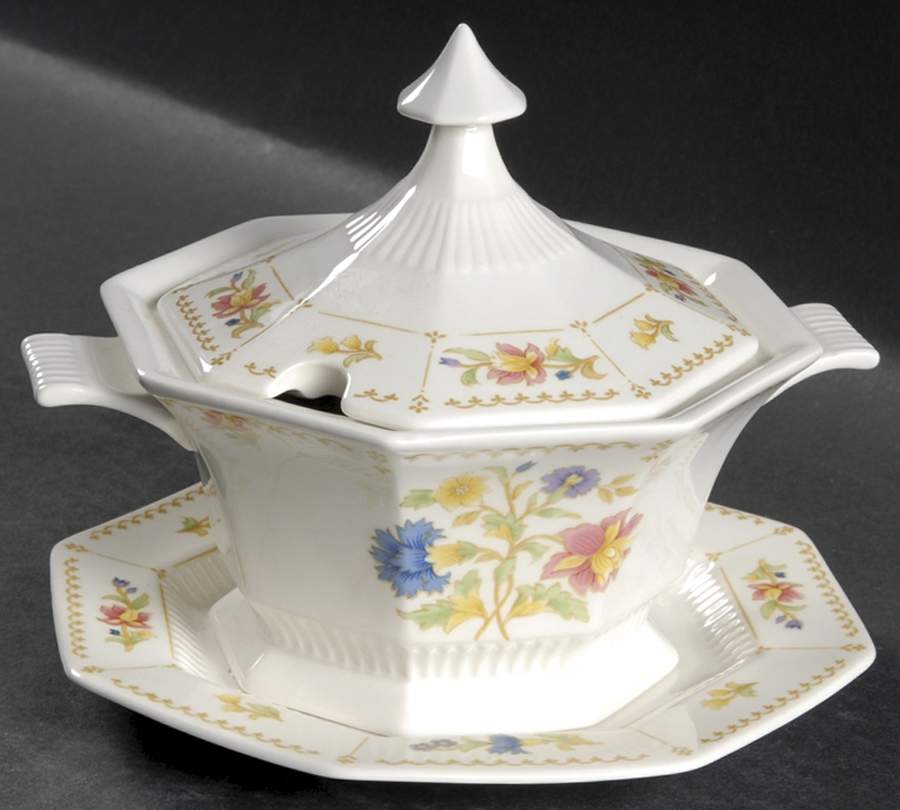 Magenta Sauce Boat & Lid with Underplate by Nikko-1