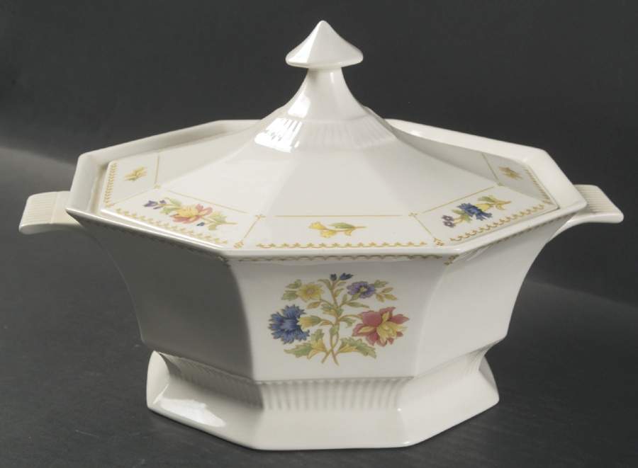 Magenta 2 Qt Round Covered Casserole by Nikko-1