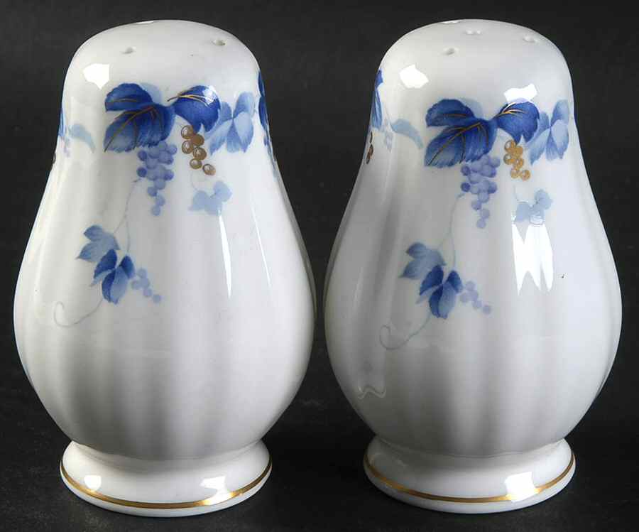 Raceme Salt & Pepper Set by Nikko-1