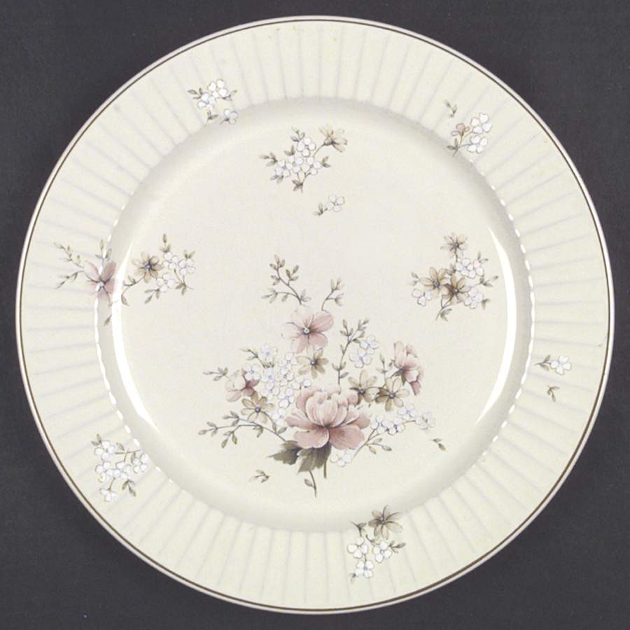 Romance Dinner Plate by Nikko-1