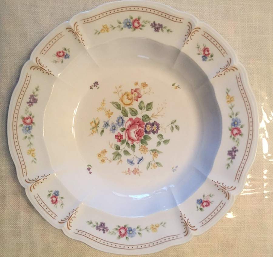 Rosette Rim Soup Bowl by Nikko-1