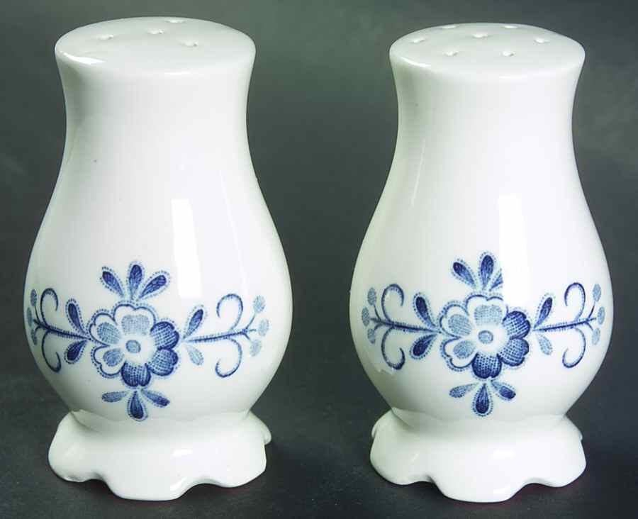 Victorian Salt & Pepper Set by Nikko-1