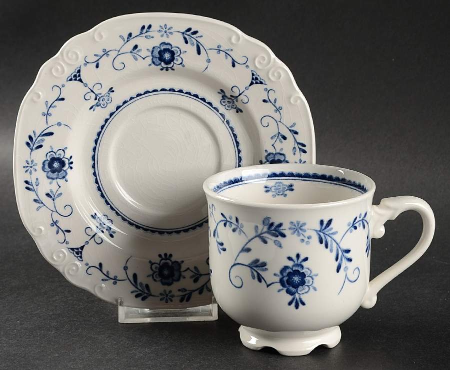 Victorian Footed Cup & Saucer Set by Nikko-1