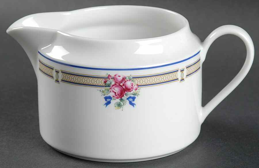 Victoria Gravy Boat by Nikko-1