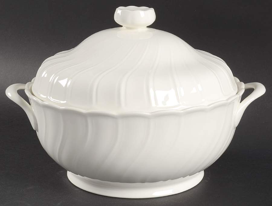 White Satin 2.75 Qt Round Covered Casserole by Nikko-1