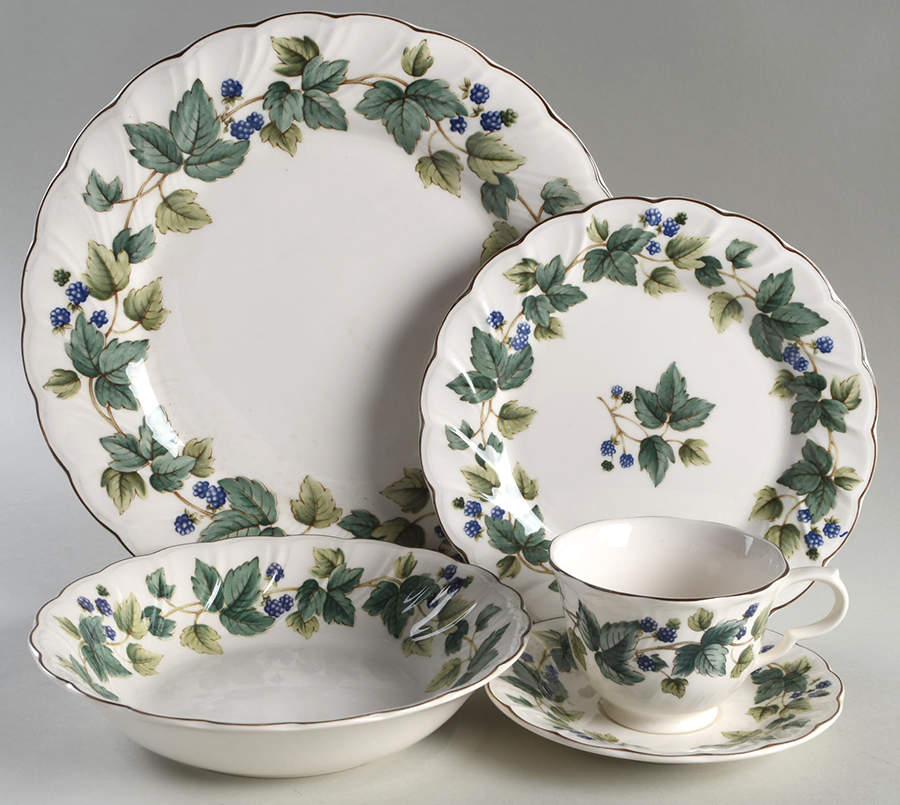 Wild Berry 5 Piece Place Setting by Nikko-1