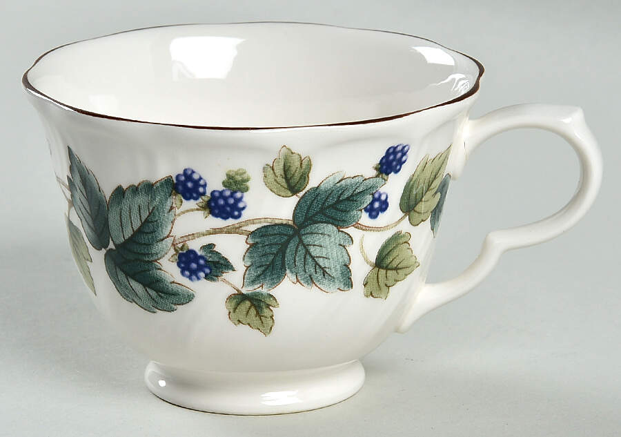 Wild Berry Footed Cup by Nikko-1
