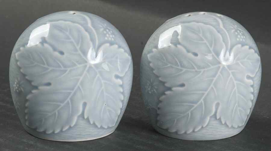 Woodbury Blue Salt & Pepper Set by Nikko-1