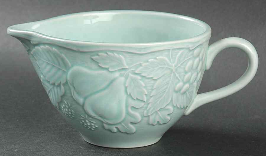 Woodbury Green Creamer by Nikko-1