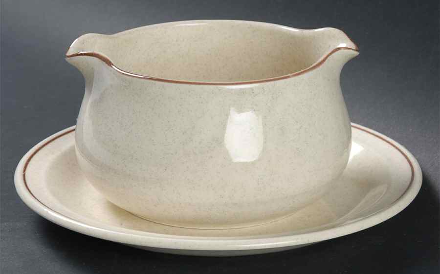 Woodrush Gravy Boat & Underplate by Nikko-1