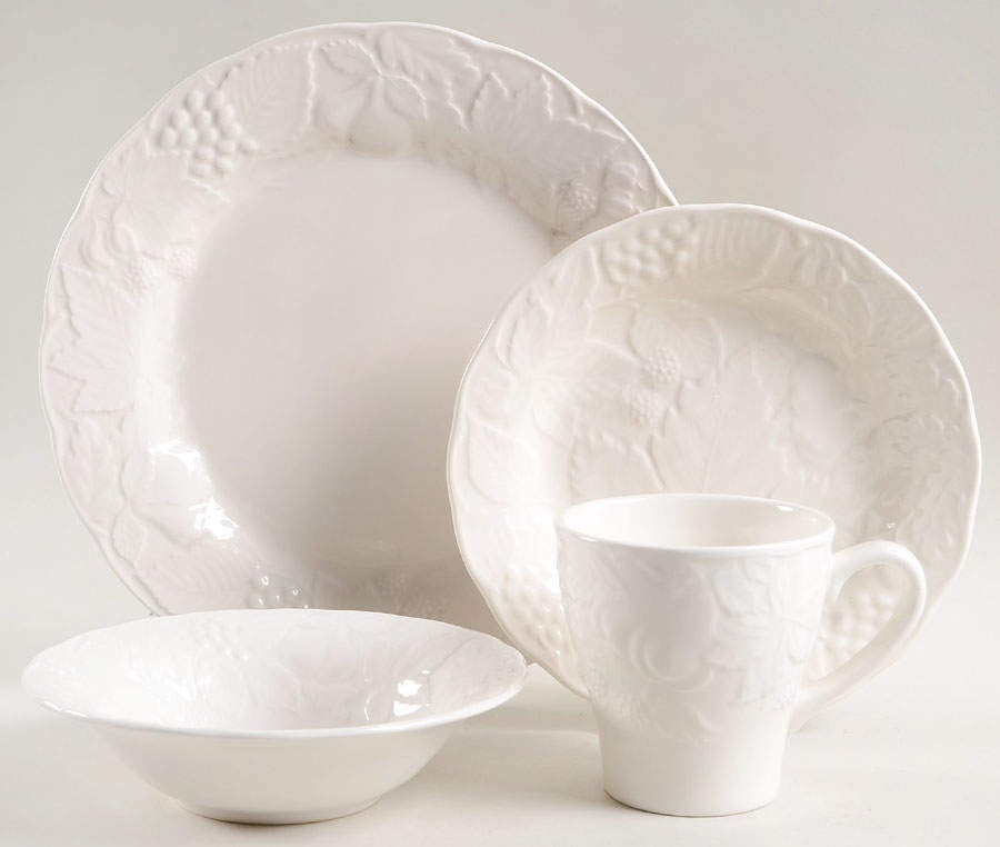 Woodbury White 4 Piece Place Setting by Nikko-1