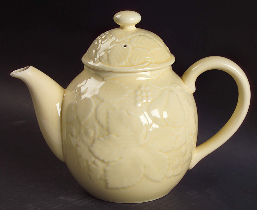 Woodbury Yellow Teapot & Lid by Nikko-1
