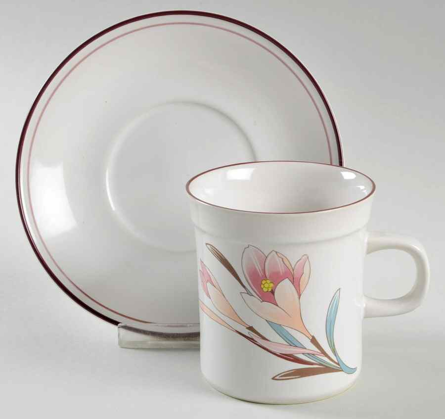 Bouquet Rouge Flat Cup & Saucer Set by Nitto-1