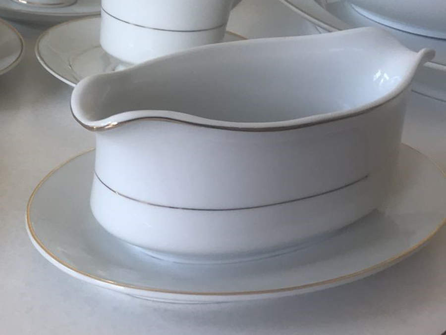 Chelsea Gravy Boat with Attached Underplate by Nitto-1